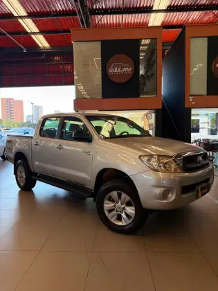 TOYOTA HILUX 2.5 STD 4X4 CD 16V TURBO DIESEL 4P MANUAL TOYOTA HILUX 2.5 STD 4X4 CD 16V TURBO DIESEL 4P MANUAL
