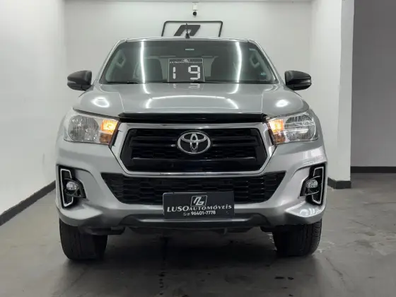 TOYOTA HILUX 2.7 SR 4X2 CD 16V FLEX 4P AUTOMÁTICO TOYOTA HILUX 2.7 SR 4X2 CD 16V FLEX 4P AUTOMÁTICO
