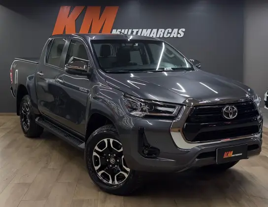 TOYOTA HILUX 2.8 D-4D TURBO DIESEL CD SRV 4X4 AUTOMÁTICO TOYOTA HILUX 2.8 D-4D TURBO DIESEL CD SRV 4X4 AUTOMÁTICO