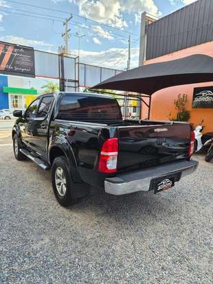 TOYOTA-HILUX-2012