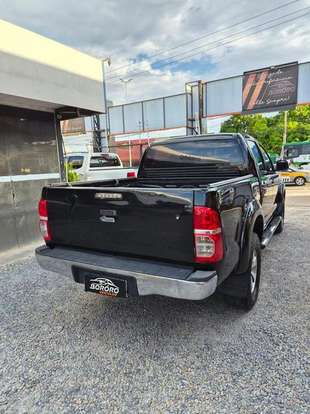 TOYOTA-HILUX-2012