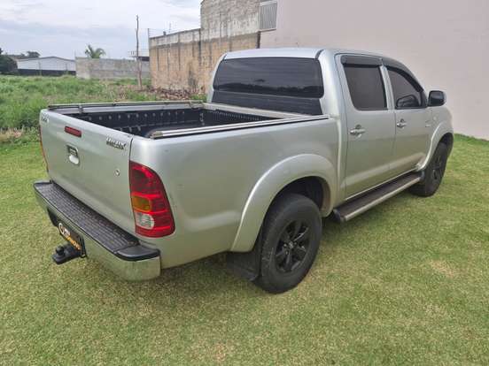 TOYOTA-HILUX-2009