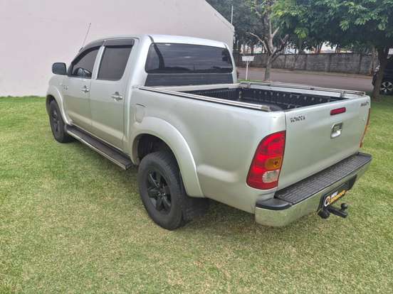 TOYOTA-HILUX-2009