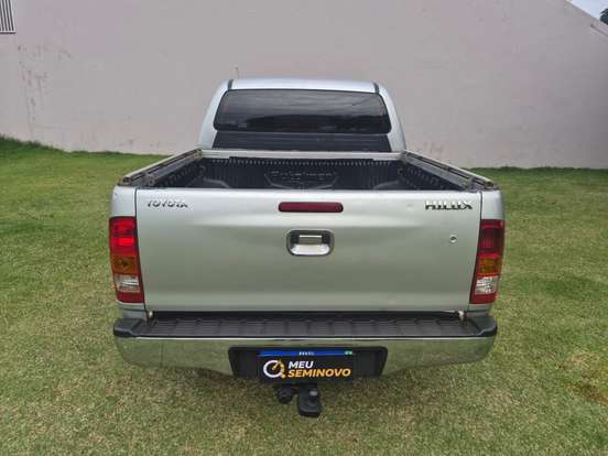 TOYOTA-HILUX-2009
