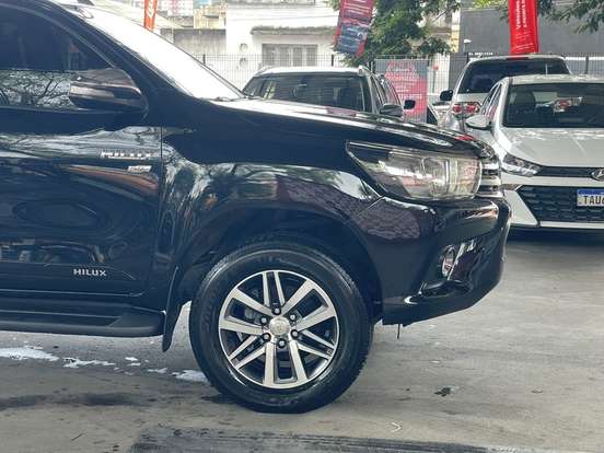 TOYOTA-HILUX-2017