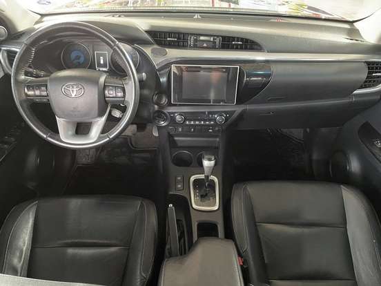 TOYOTA-HILUX-2017