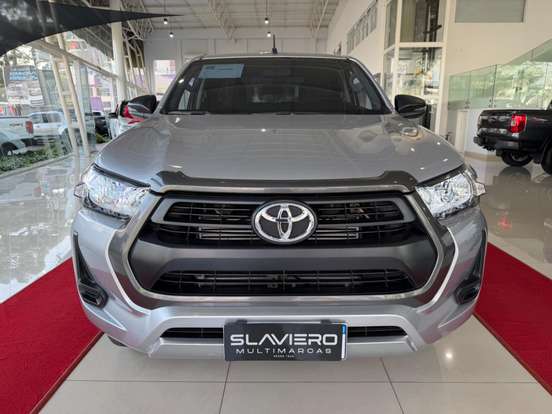 TOYOTA-HILUX-2025