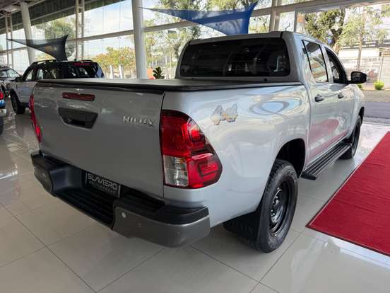 TOYOTA-HILUX-2.8 D-4D TURBO DIESEL CD POWER PACK 4X4 AUTOMÁTICO TOYOTA-HILUX-2025