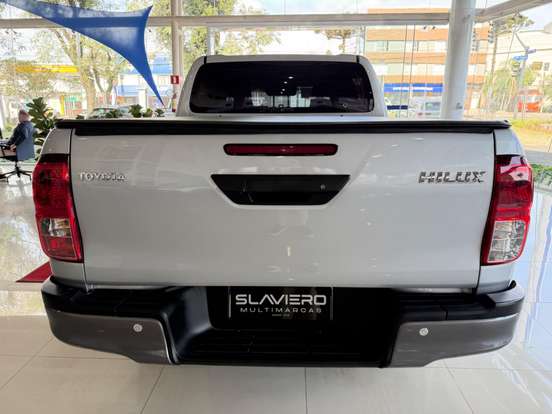 TOYOTA-HILUX-2.8 D-4D TURBO DIESEL CD POWER PACK 4X4 AUTOMÁTICO TOYOTA-HILUX-2025
