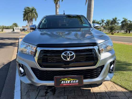 TOYOTA-HILUX-2019