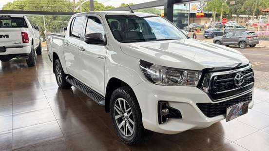 TOYOTA-HILUX-2019