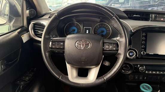 TOYOTA-HILUX-2019