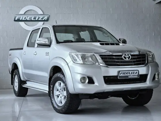 TOYOTA HILUX 3.0 SRV 4X4 CD 16V TURBO INTERCOOLER DIESEL 4P AUTOMÁTICO TOYOTA HILUX 3.0 SRV 4X4 CD 16V TURBO INTERCOOLER DIESEL 4P AUTOMÁTICO