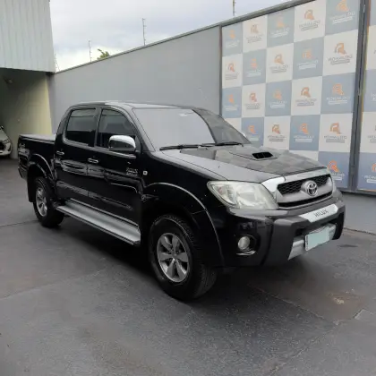 TOYOTA HILUX 3.0 SRV 4X4 CD 16V TURBO INTERCOOLER DIESEL 4P AUTOMÁTICO TOYOTA HILUX 3.0 SRV 4X4 CD 16V TURBO INTERCOOLER DIESEL 4P AUTOMÁTICO