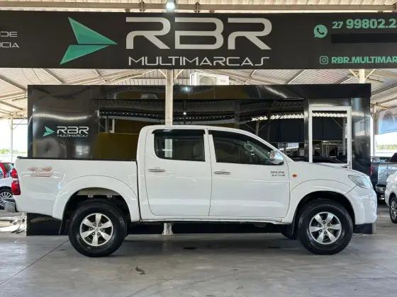 TOYOTA HILUX 3.0 STD 4X4 CD 16V TURBO INTERCOOLER DIESEL 4P MANUAL TOYOTA HILUX 3.0 STD 4X4 CD 16V TURBO INTERCOOLER DIESEL 4P MANUAL