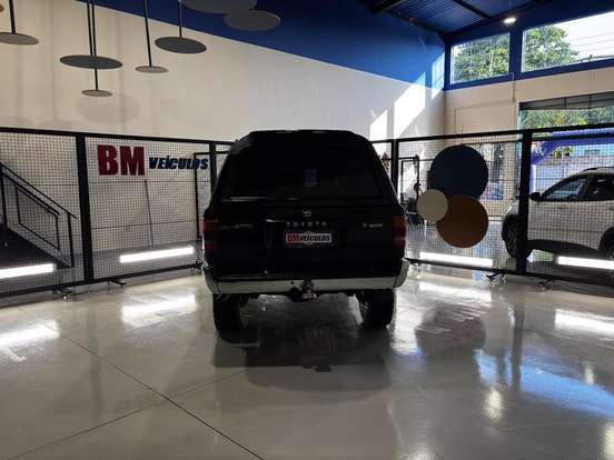 TOYOTA-HILUX SW4-2.8 4X4 8V DIESEL 4P MANUAL TOYOTA-HILUX SW4-1994