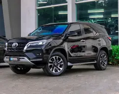 TOYOTA HILUX SW4 2.8 D-4D TURBO DIESEL SRX 4X4 AUTOMÁTICO TOYOTA HILUX SW4 2.8 D-4D TURBO DIESEL SRX 4X4 AUTOMÁTICO