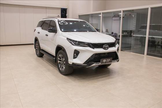 TOYOTA HILUX SW4 2.8 D-4D TURBO DIESEL SRX PLATINUM 4X4 AUTOMÁTICO