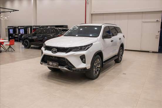 TOYOTA-HILUX SW4-2025