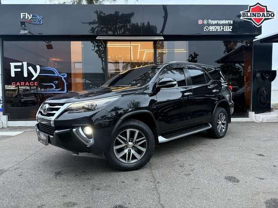 TOYOTA-HILUX SW4-2016