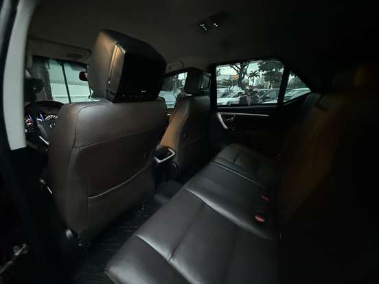 TOYOTA-HILUX SW4-2016