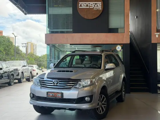 TOYOTA HILUX SW4 3.0 SRV 4X4 16V TURBO INTERCOOLER DIESEL 4P AUTOMÁTICO