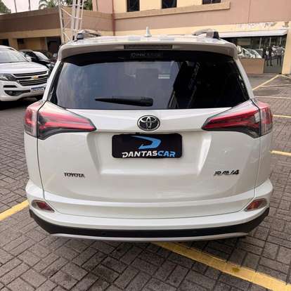 TOYOTA-RAV4-2018