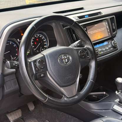 TOYOTA-RAV4-2018