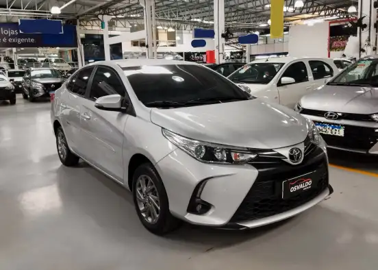 TOYOTA-YARIS-2024