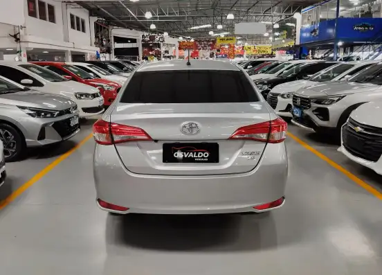 TOYOTA-YARIS-2024