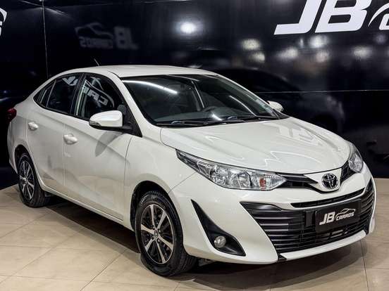TOYOTA-YARIS-2019