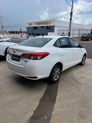 TOYOTA-YARIS-2023