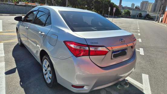 TOYOTA-COROLLA-2015