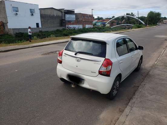 TOYOTA-ETIOS-2012