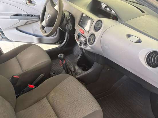 TOYOTA-ETIOS-1.3 XS 16V FLEX 4P MANUAL TOYOTA-ETIOS-2013