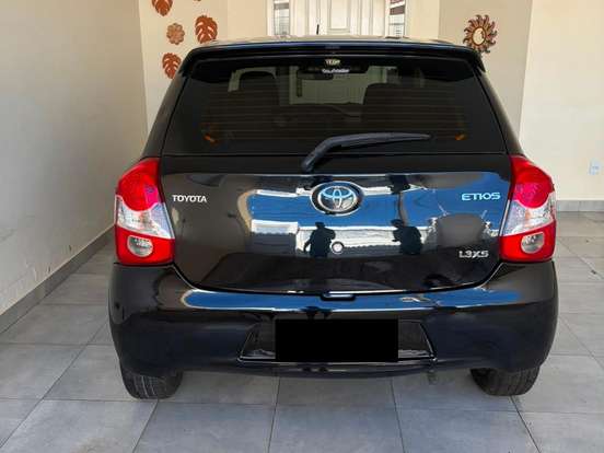 TOYOTA-ETIOS-1.3 XS 16V FLEX 4P MANUAL TOYOTA-ETIOS-2013