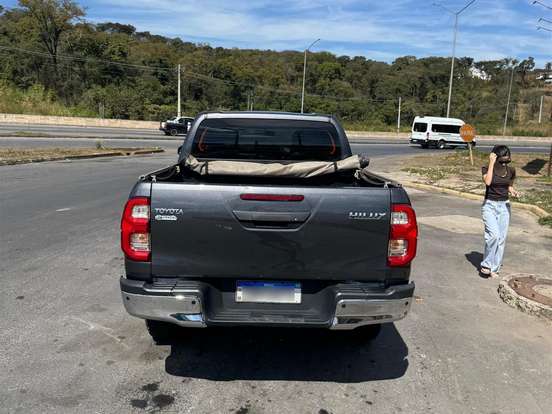 TOYOTA-HILUX-2.8 D-4D TURBO DIESEL CD POWER PACK 4X4 AUTOMÁTICO TOYOTA-HILUX-2025