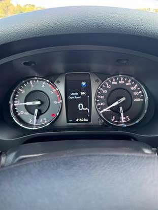 TOYOTA-HILUX-2025