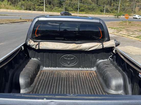 TOYOTA-HILUX-2.8 D-4D TURBO DIESEL CD POWER PACK 4X4 AUTOMÁTICO TOYOTA-HILUX-2025