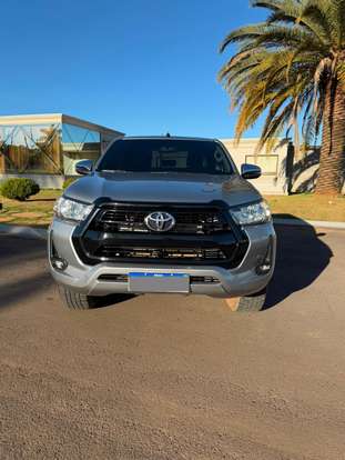 TOYOTA-HILUX-2.8 D-4D TURBO DIESEL CD SRV 4X4 AUTOMÁTICO TOYOTA-HILUX-2024