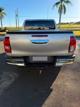TOYOTA-HILUX-2.8 D-4D TURBO DIESEL CD SRV 4X4 AUTOMÁTICO TOYOTA-HILUX-2024