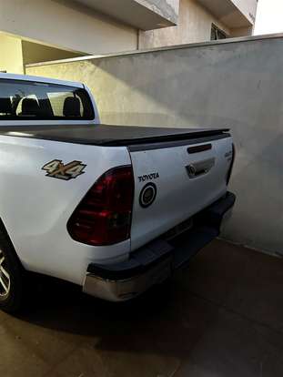 TOYOTA-HILUX-2018