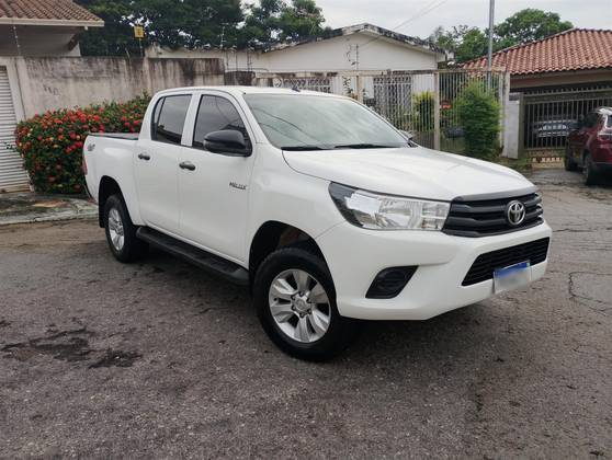 TOYOTA HILUX 2.8 STD 4X4 CD 16V DIESEL 4P MANUAL