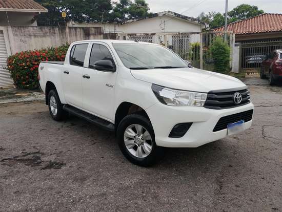 TOYOTA-HILUX-2018