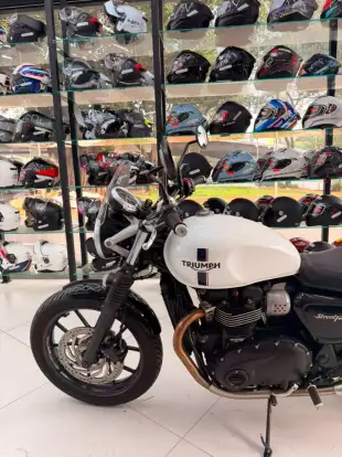 TRIUMPH-STREET TWIN-2018