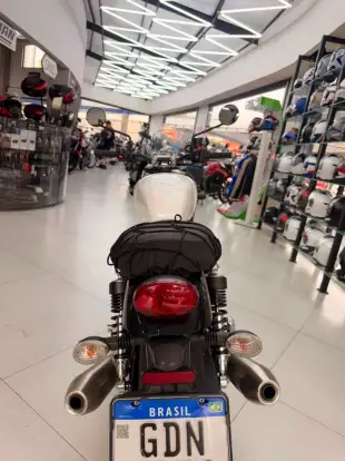 TRIUMPH-STREET TWIN-2018