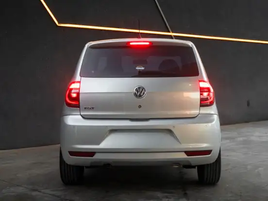 VOLKSWAGEN-FOX-1.0 MI 8V FLEX 4P MANUAL VOLKSWAGEN-FOX-2013
