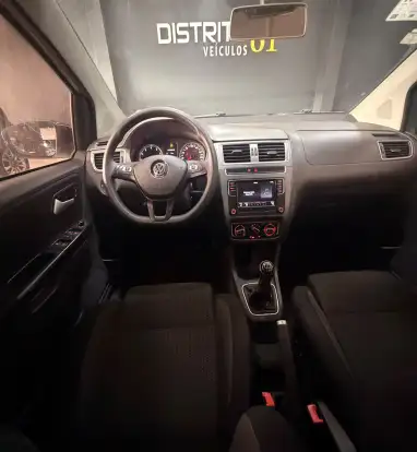VOLKSWAGEN-FOX-2018