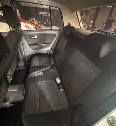 VOLKSWAGEN-FOX-1.6 MSI TOTAL FLEX CONNECT 4P MANUAL VOLKSWAGEN-FOX-2018