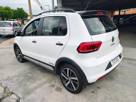 VOLKSWAGEN-FOX-2018
